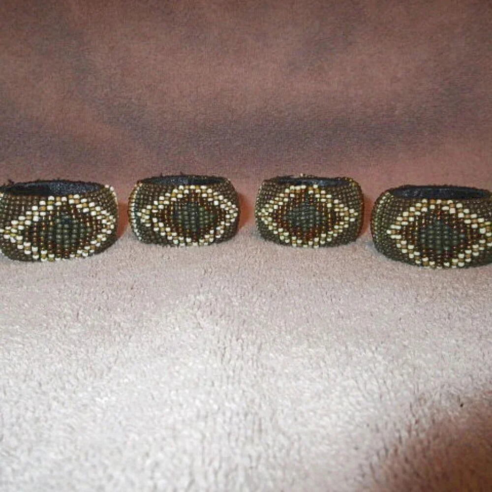 Vtg Set Of 4 Beaded Napkin Rings Reversible Diamond Earthtones MCM Indian Boho